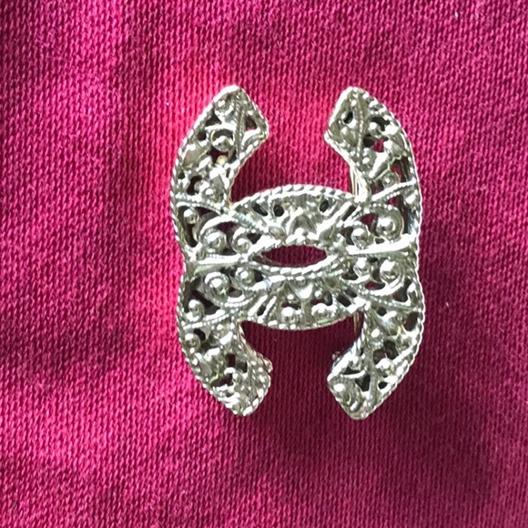CHANEL Accessories - Chanel brooch CHANEL Accessories - Chanel brooch